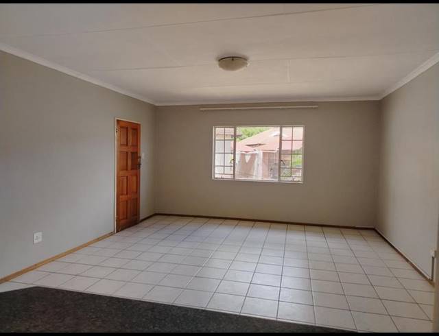3 BEDROOM TOWNHOUSE FOR SALE IN BENDOR